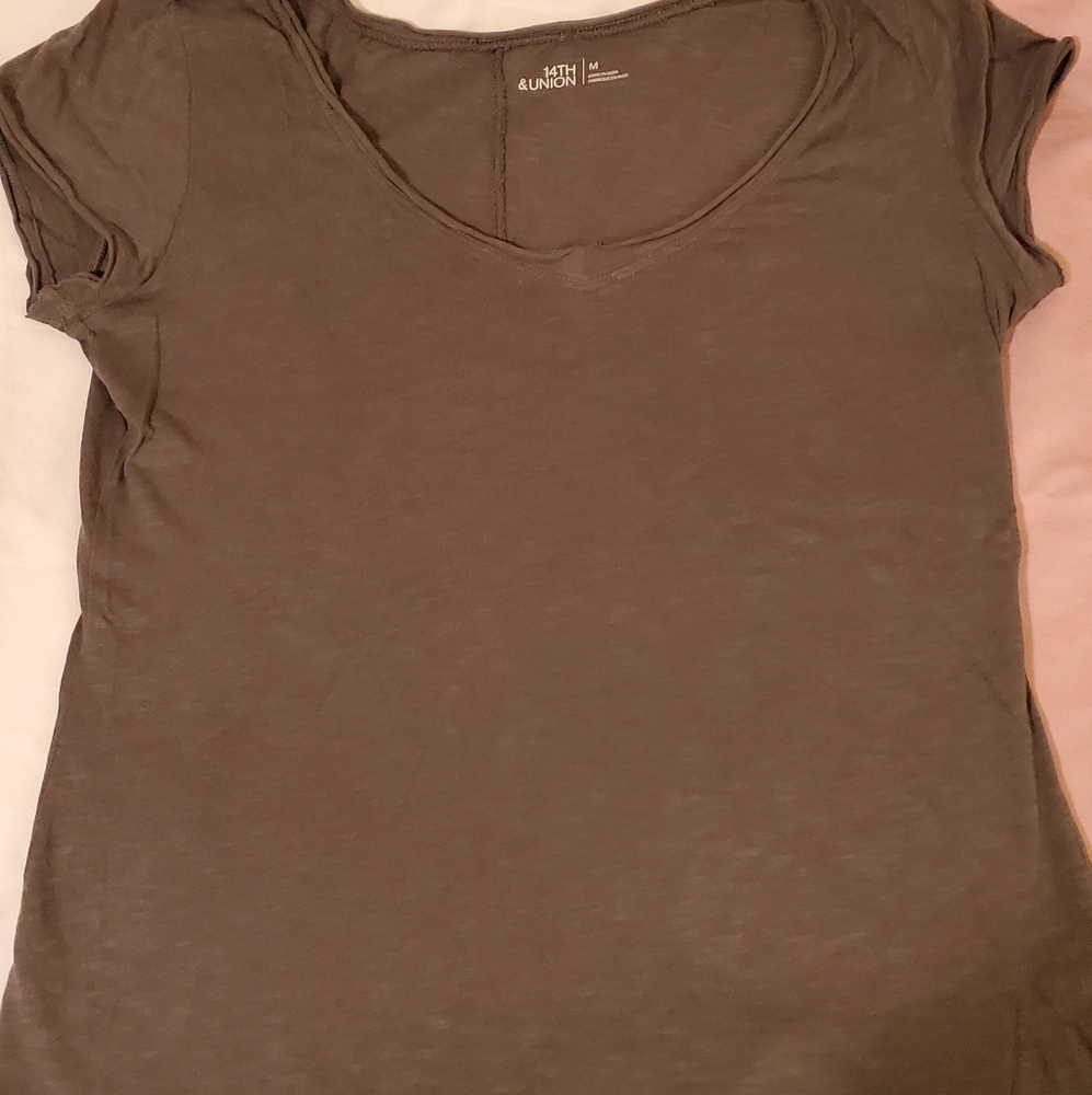 Plain t shirt